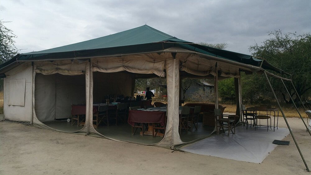 Whistling Thorn Tented Camp